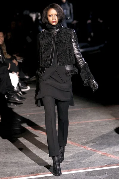 Look 11